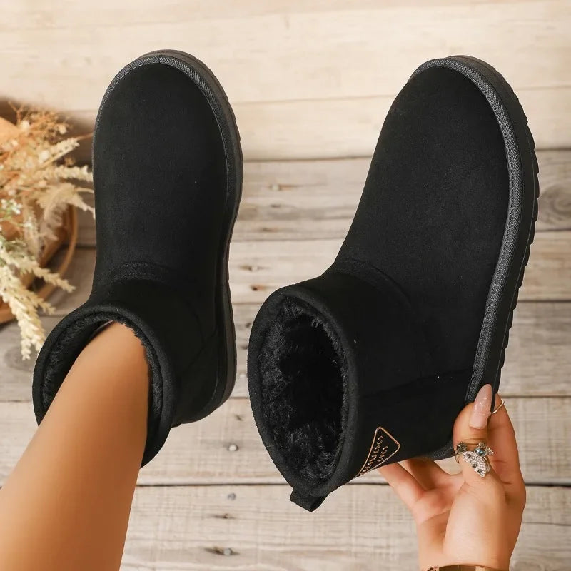 Winter new style thick sole fur-lined fashionable snow boots for women, extra warm and thick, large size, cotton shoes 2025