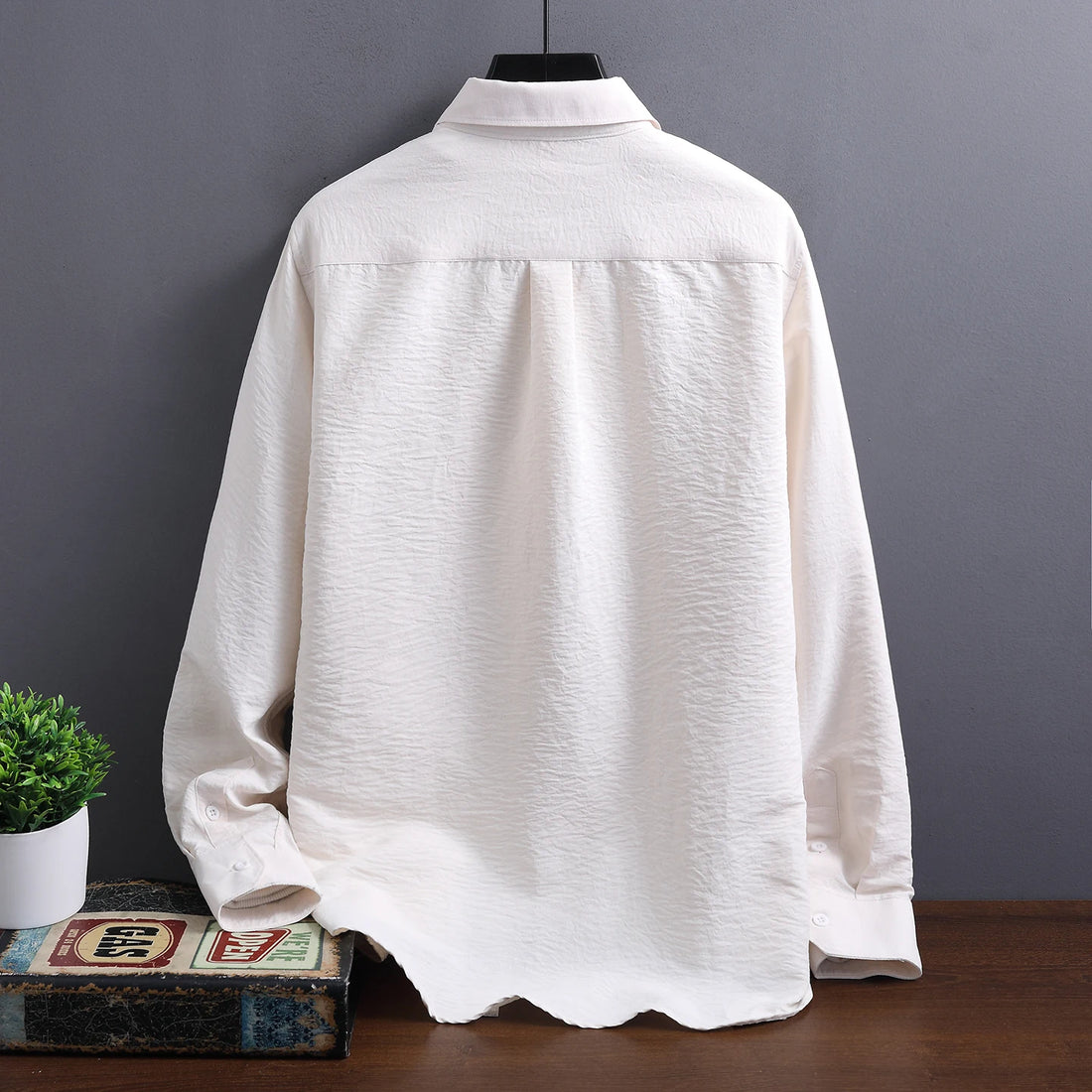 New men's fashionable, cool, versatile, trendy, light luxury, anti-wrinkle long-sleeved shirt, simple and solid color for men