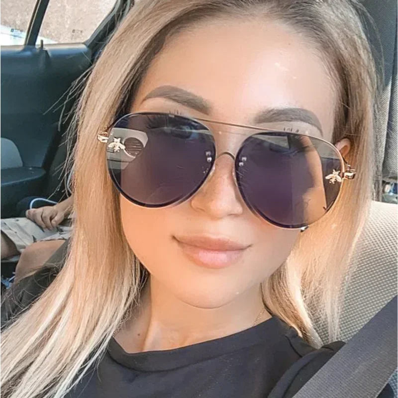 2025 Fashion Luxury Rimless Metal Frame Bee Sunglasses Women Men Vintage Round Oversized Mirror Sun Glasses Brand Designer UV400