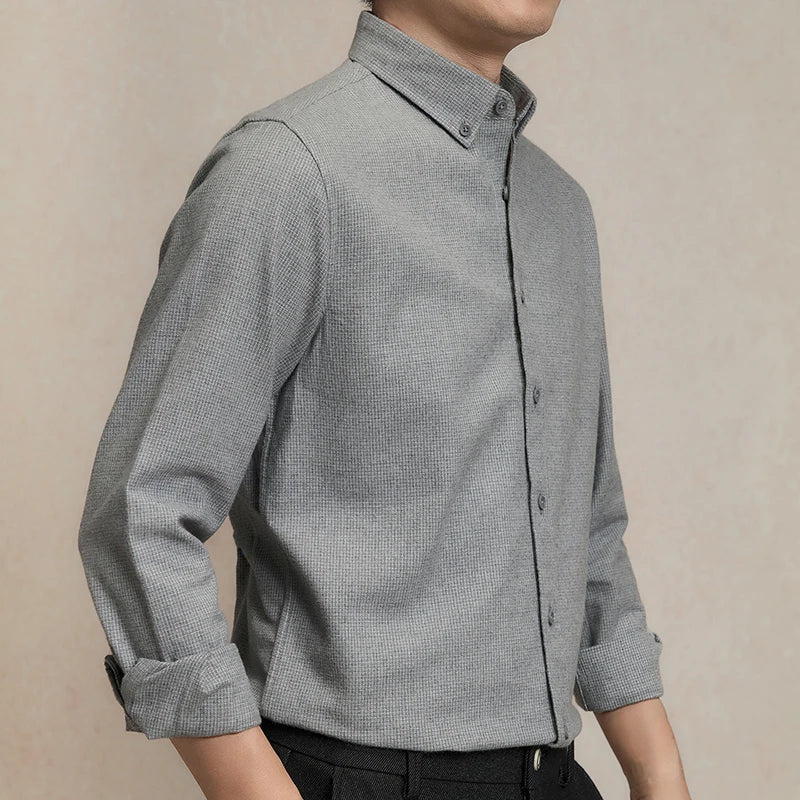 Autumn new high-quality, fashionable, stylish and versatile casual men's long-sleeved shirt with a checkered pattern