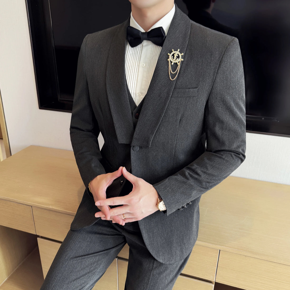 High-quality men's fashionable, cool and trendy British-style business casual suit with a green collar, wedding dress suit set