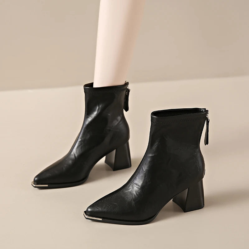 Women's chunky heel ankle boots, new winter style, fashionable and elegant, French style, versatile and comfortable, 2025.