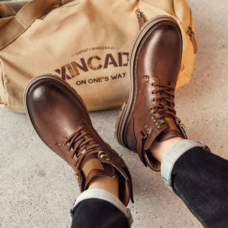 Comfortable Men Winter Plush Snow Boots 2025 New Male High Top Outdoor Shoes Fashion Male Ankle Boots Lace-Up High Top Sneakers