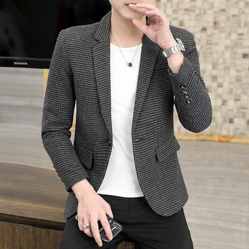The new men's casual suit jacket for spring and autumn, a slim and stylish Korean-style checkered small suit for students, is ve