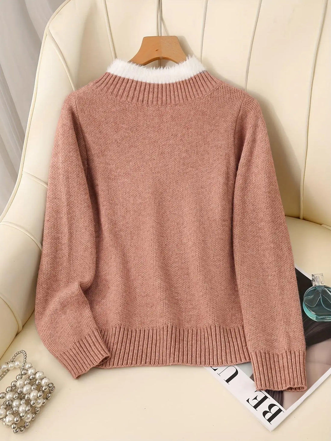 Autumn and winter women's V-neck contrasting splicing with thick velvet for warmth and versatile woolen pullover top